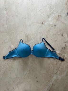 Victoria's Secret Women's Blue and Navy Bra